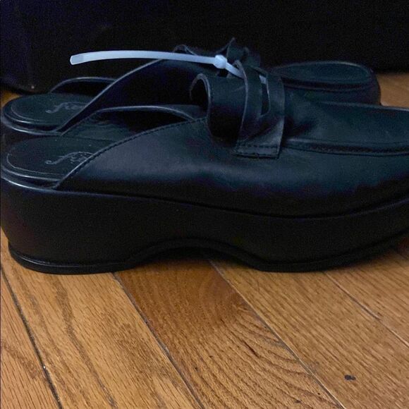 Free People Black Leather Mules Comfortable Slip-On Design - Picture 3 of 3